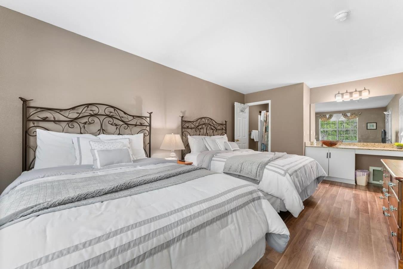 Penthouse Thousand Hills Golf Front Condo With Pool Close To 76 And Sleeps 8 Branson Exterior foto