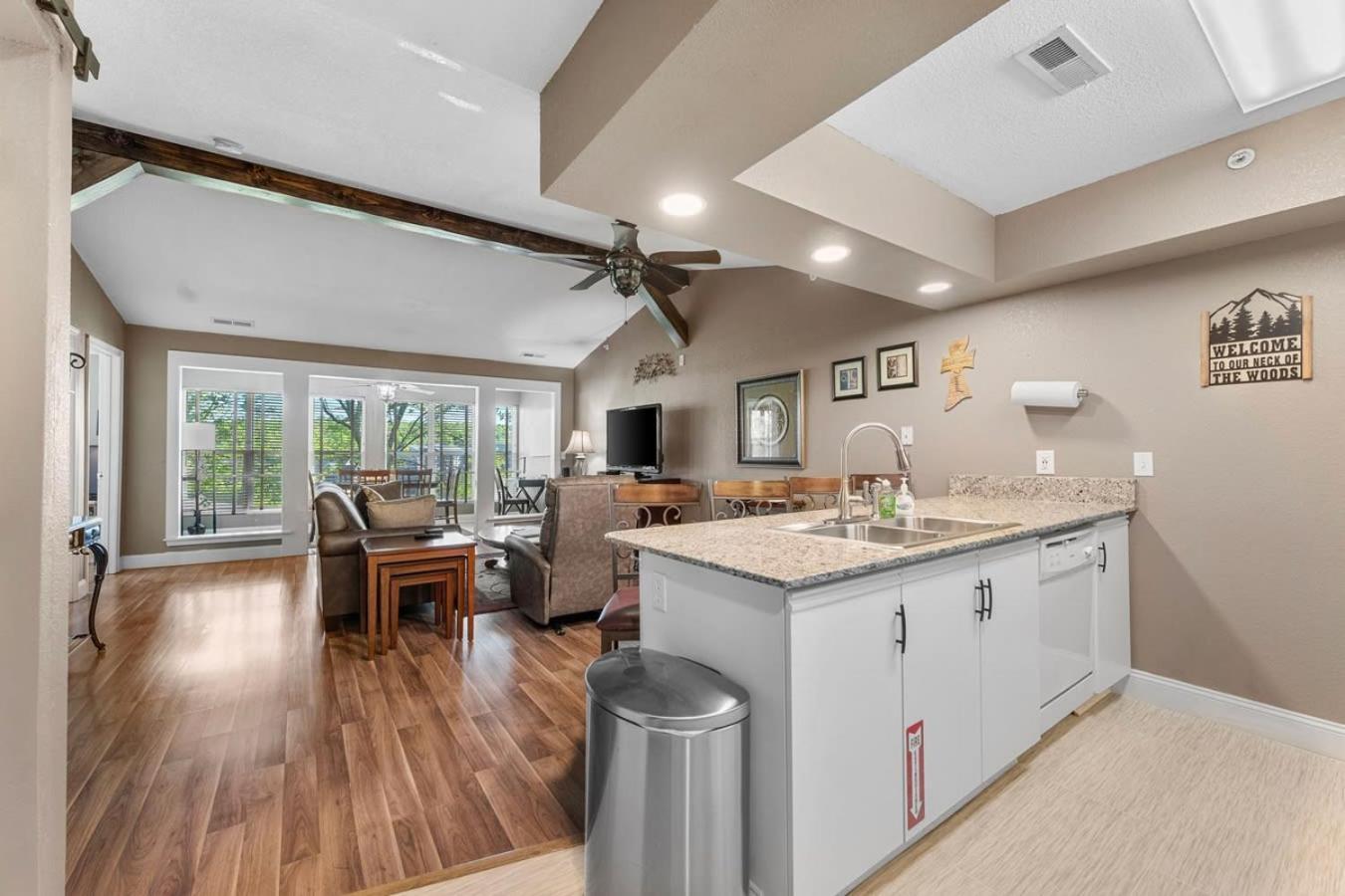 Penthouse Thousand Hills Golf Front Condo With Pool Close To 76 And Sleeps 8 Branson Exterior foto